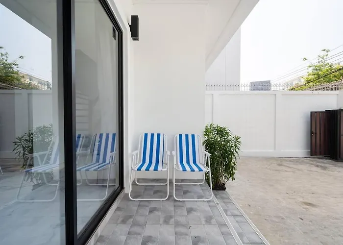 Miq Ekkamai3_pool Villa_3br House *
